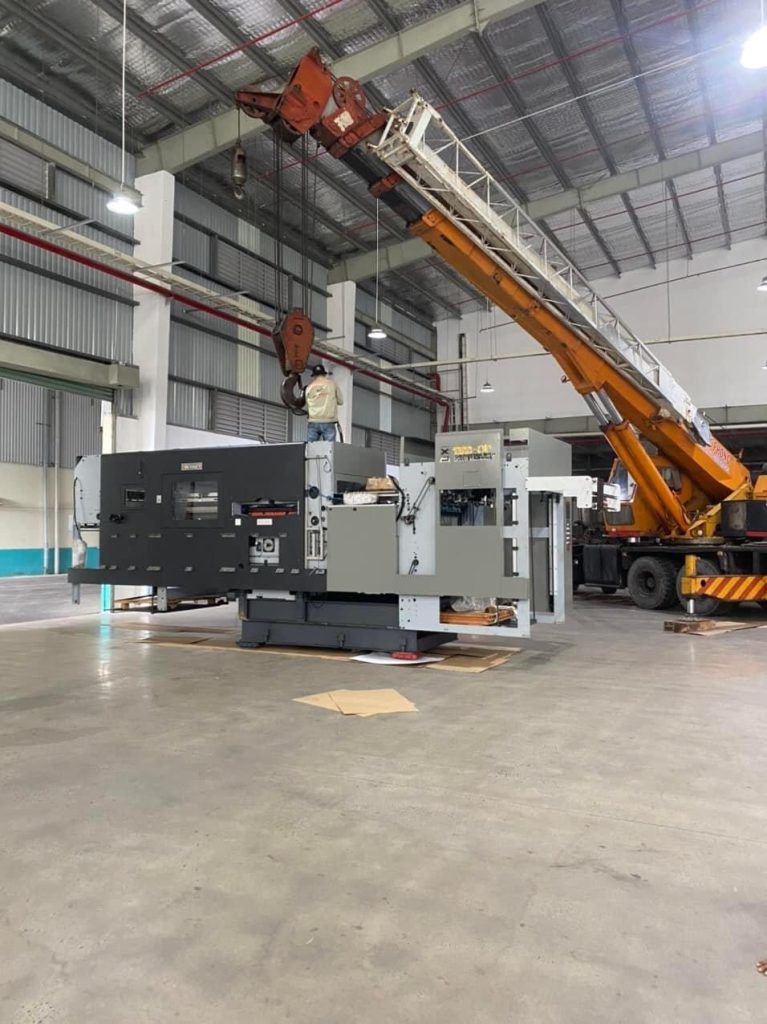 XE CẨU 20 TẤN CẨU MÁY XƯỞNG